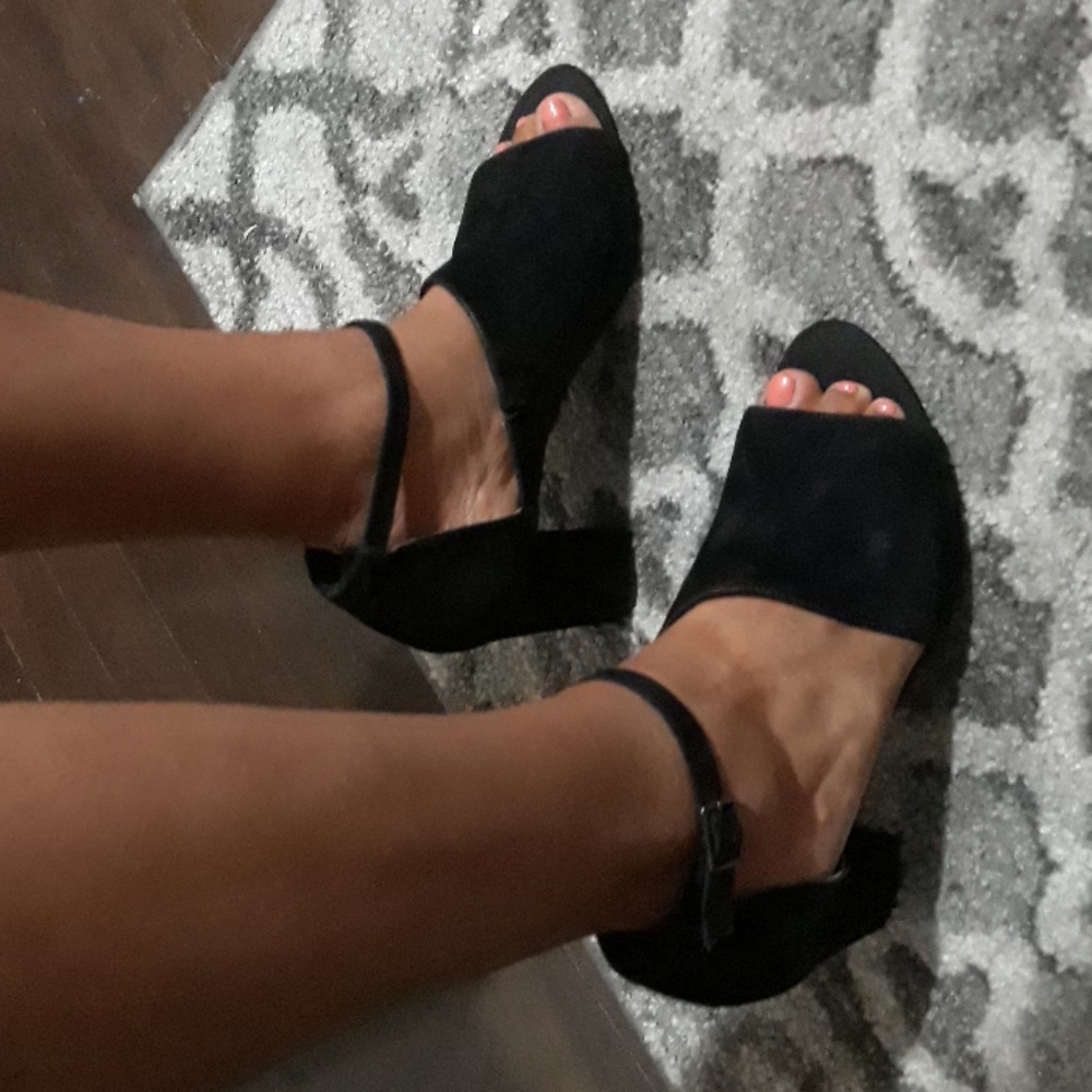 Shoes - Picture 5 of 5